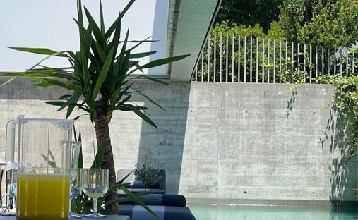 House in Carnaxide e Queijas, Lisbon, Portugal 1