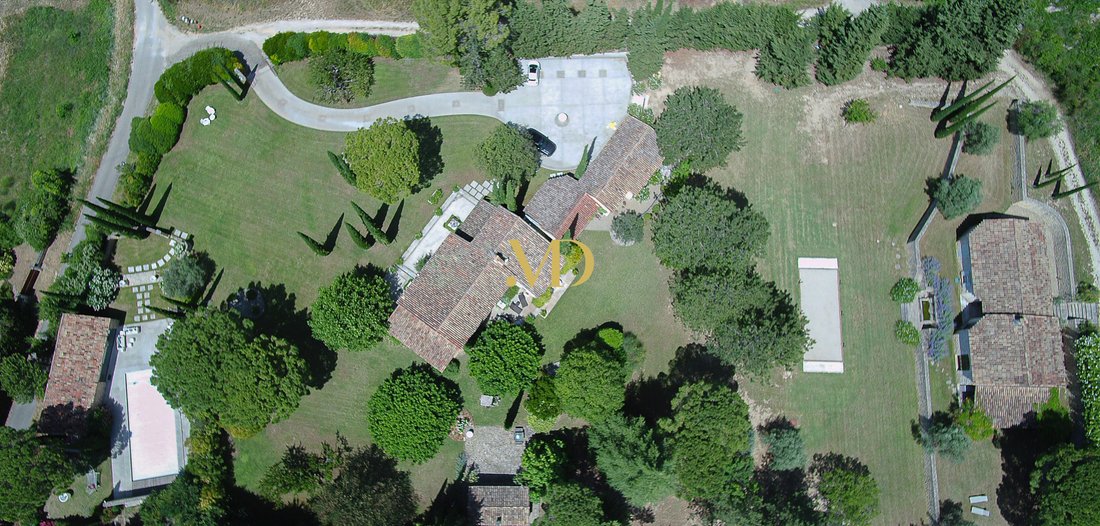 Castle in Centre Nord, Apt, France 5 - 18070046