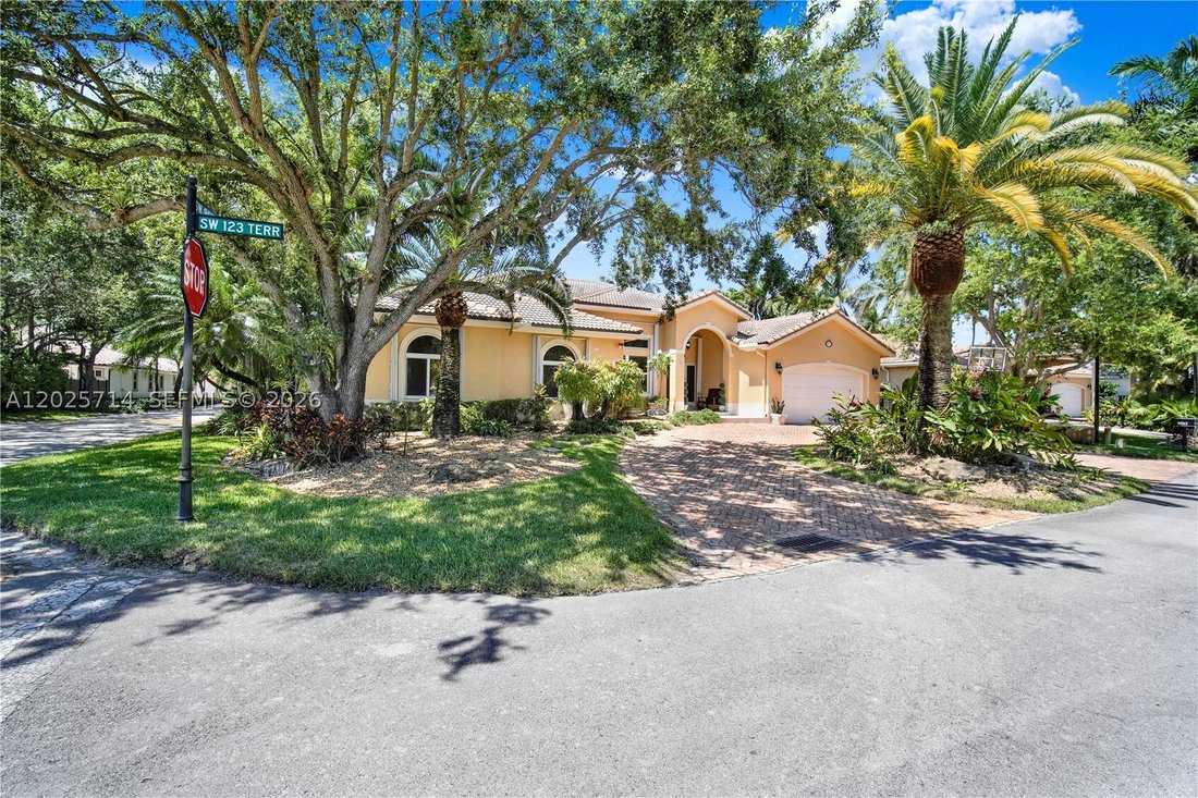 House in Miami, Florida, United States 1 - 18196687