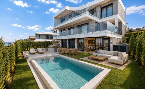 Villa in Santo Isidoro, Lisbon, Portugal 1