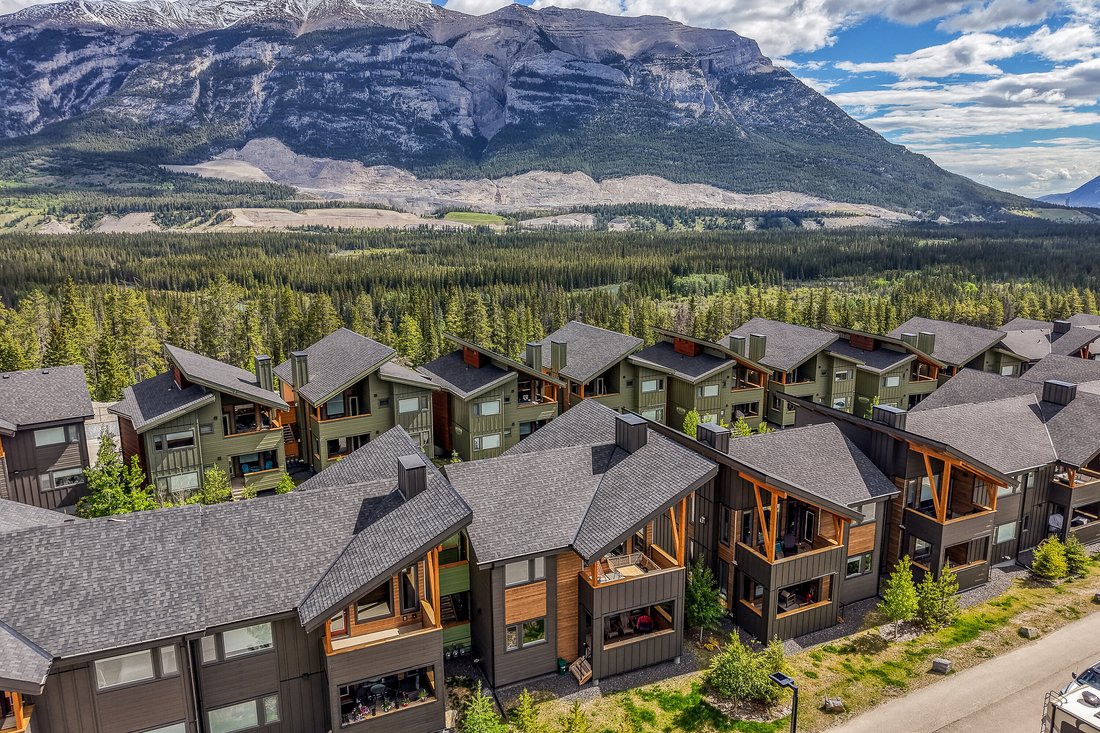 Condo in Canmore, Alberta, Canada 4 - 18197243