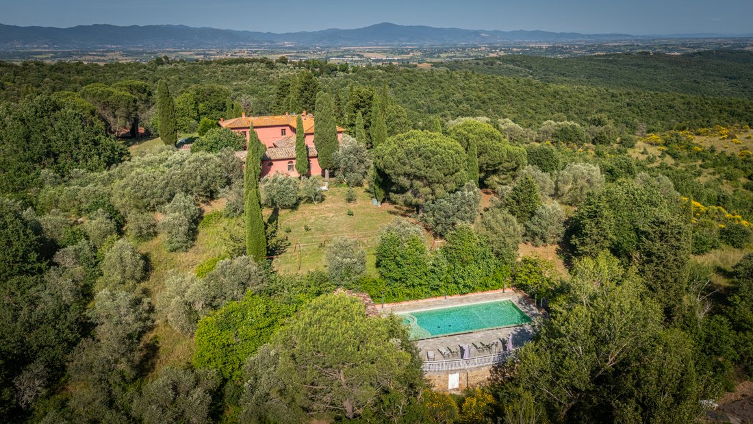 Villa in Monte San Savino, Tuscany, Italy 1 - 15826510