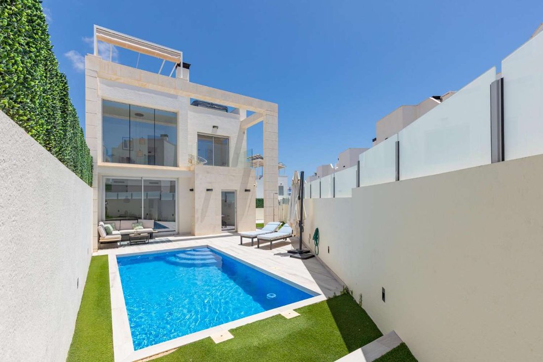 Villa in Orihuela, Valencian Community, Spain 2 - 18195969