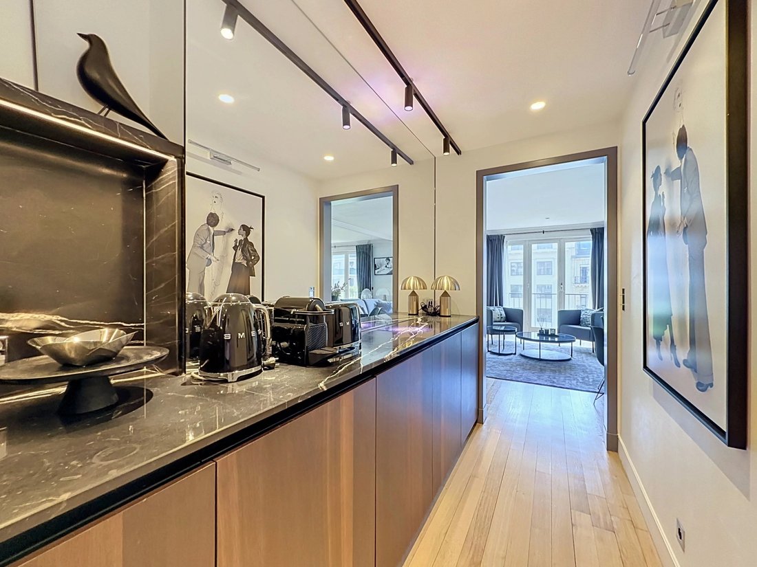 Apartment in Saint Philippe du Roule, Paris 8e Arrondissement, Paris 1 - 18196900