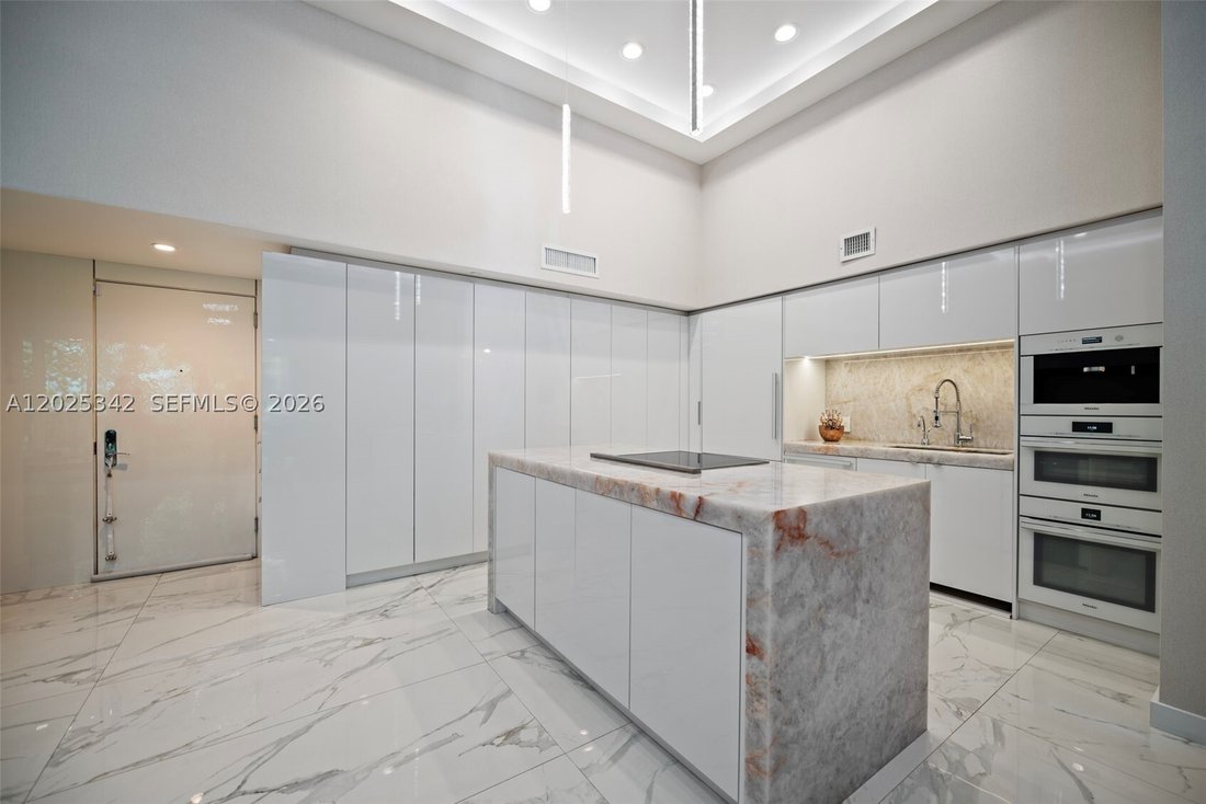 Condo in Hallandale Beach, Florida, United States 4 - 18007981