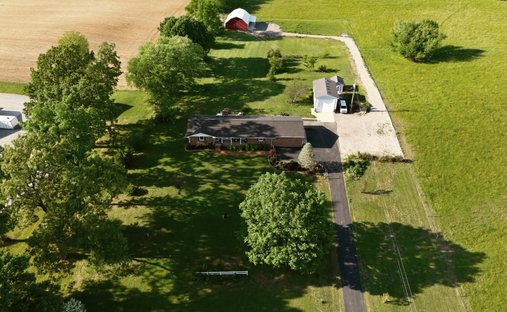 House in Cedar Hill, Tennessee, United States 1