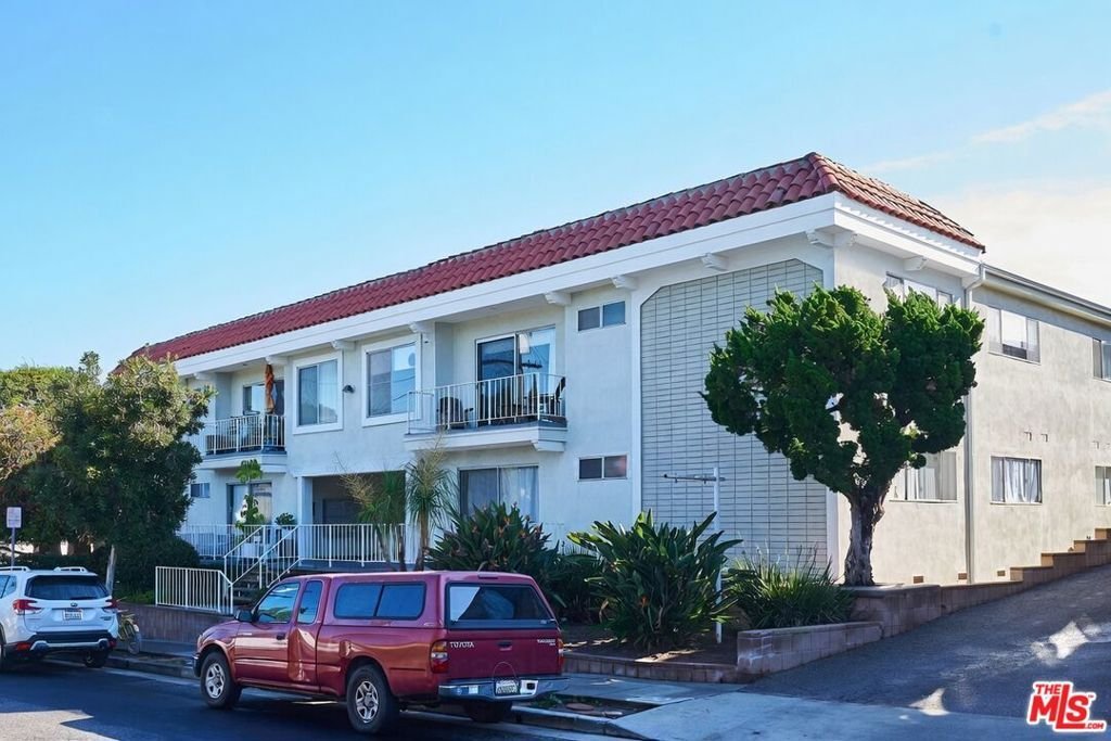Santa Monica, California, United States 4 - 18196428