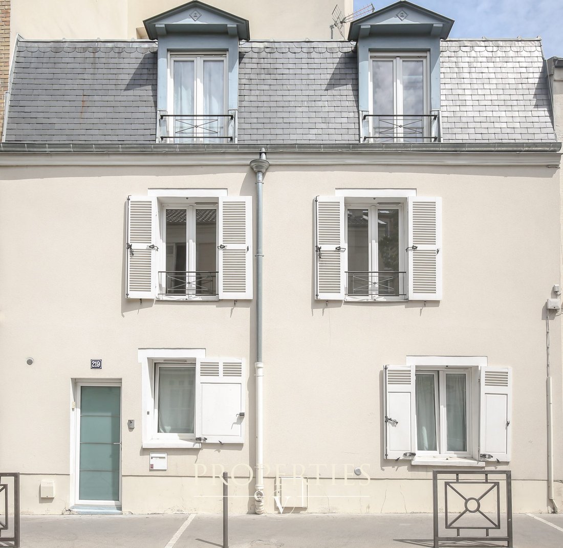 House in Vincennes, Ile-de-France, France 1 - 18196777