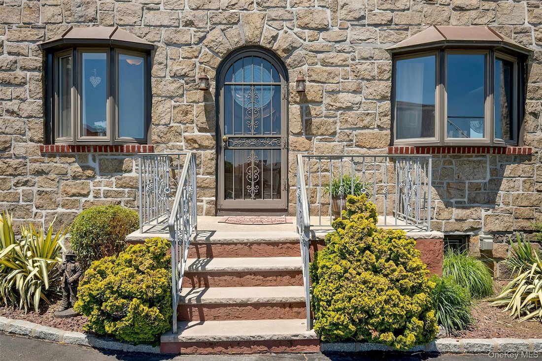 House in New York, New York, United States 4 - 18196633