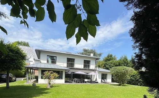 House in Gressets-Centre-Garenne-Bechevet, La Celle-Saint-Cloud, France 1