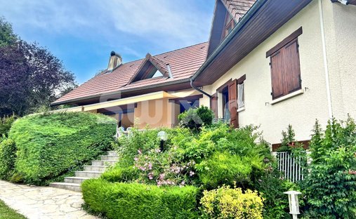 House in Nattages, Parves-et-Nattages, France 1