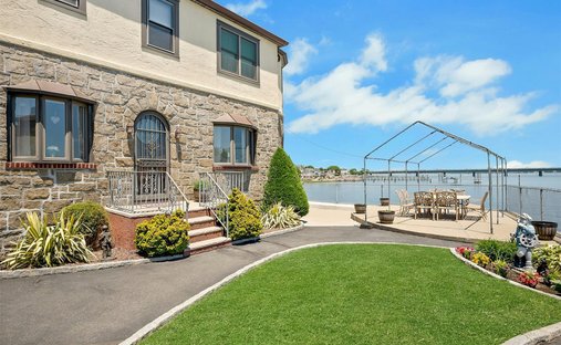 House in New York, New York, United States 1