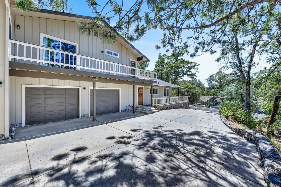 Auburn, California, United States 5 - 18198035