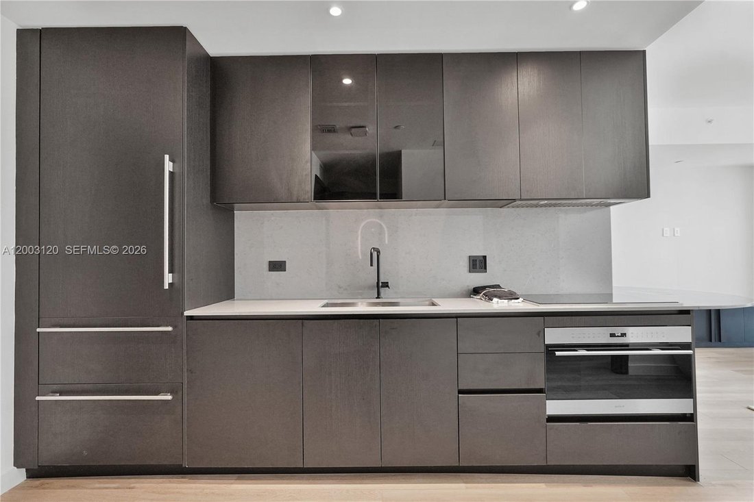 Condo in Miami, Florida, United States 4 - 18198021
