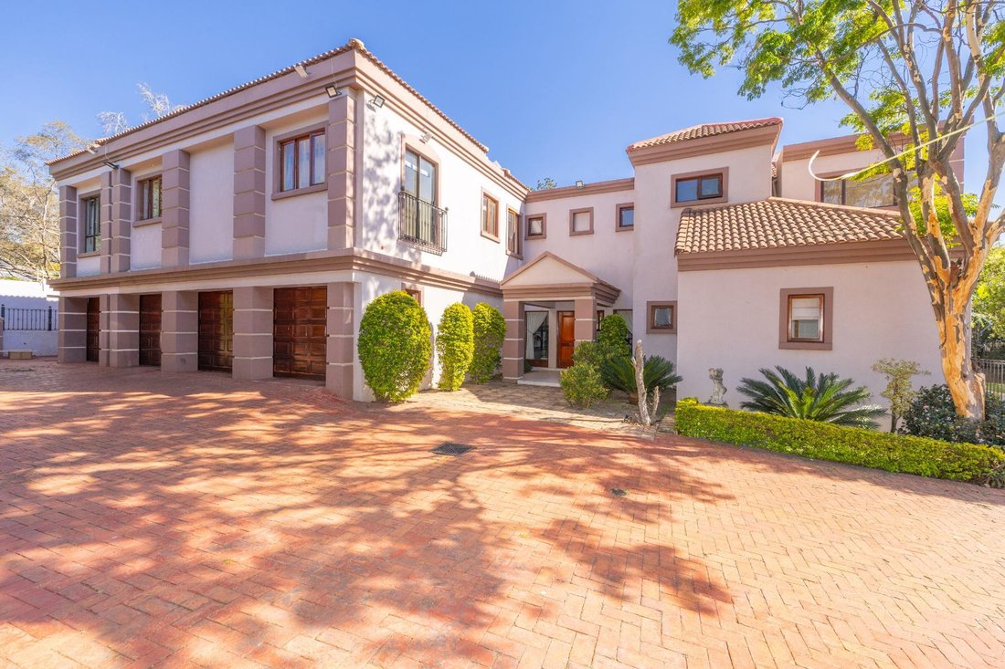 House in Sandton, Gauteng, South Africa 2 - 18198046