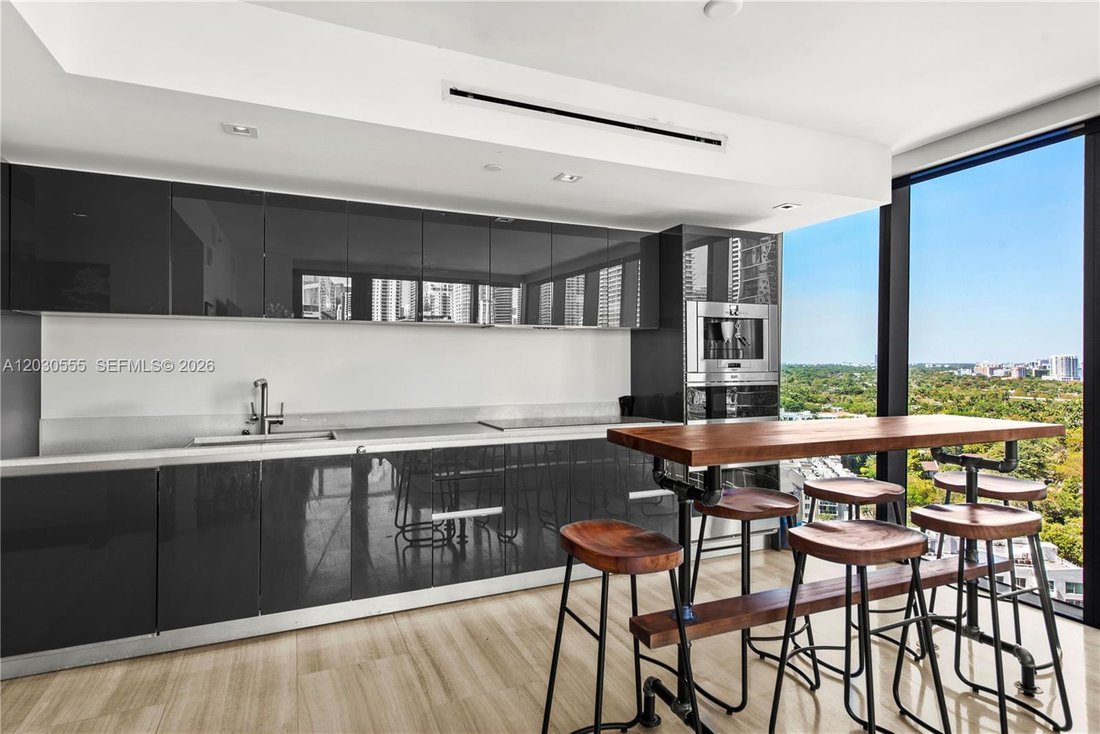 Condo in Miami, Florida, United States 1 - 18198147