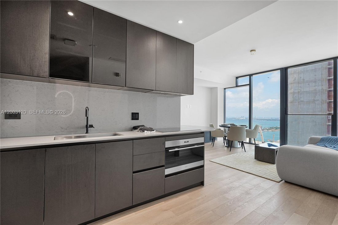 Condo in Miami, Florida, United States 5 - 18198021