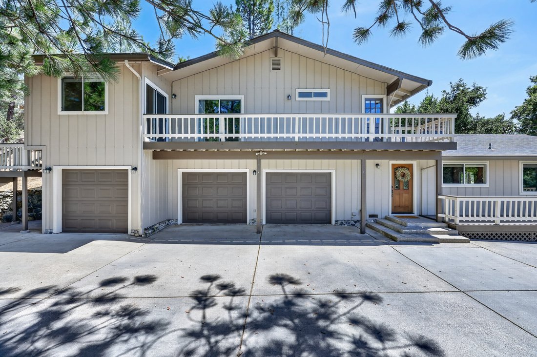 Auburn, California, United States 1 - 18198035