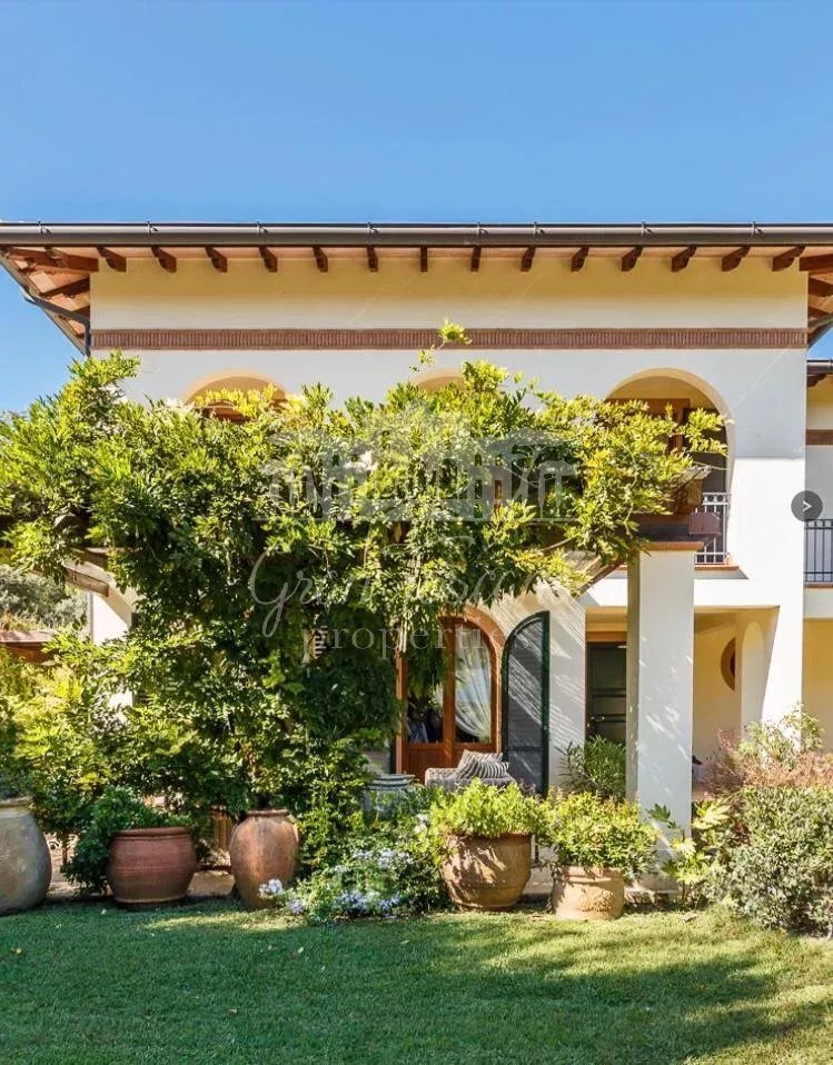 Villa in Vittoria Apuana, Forte dei Marmi, Tuscany 1 - 18197782