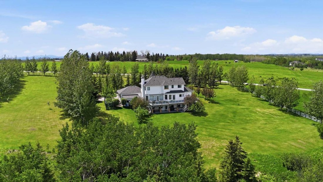 House in De Winton, Alberta, Canada 5 - 18197863