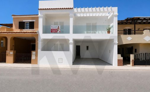 House in Mexilhoeira Grande, Algarve, Portugal 1