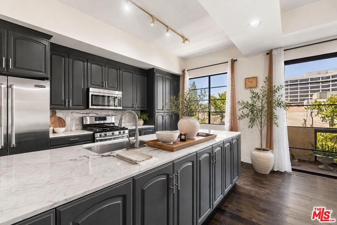 Condo in Beverly Hills, California, United States 5 - 18197770