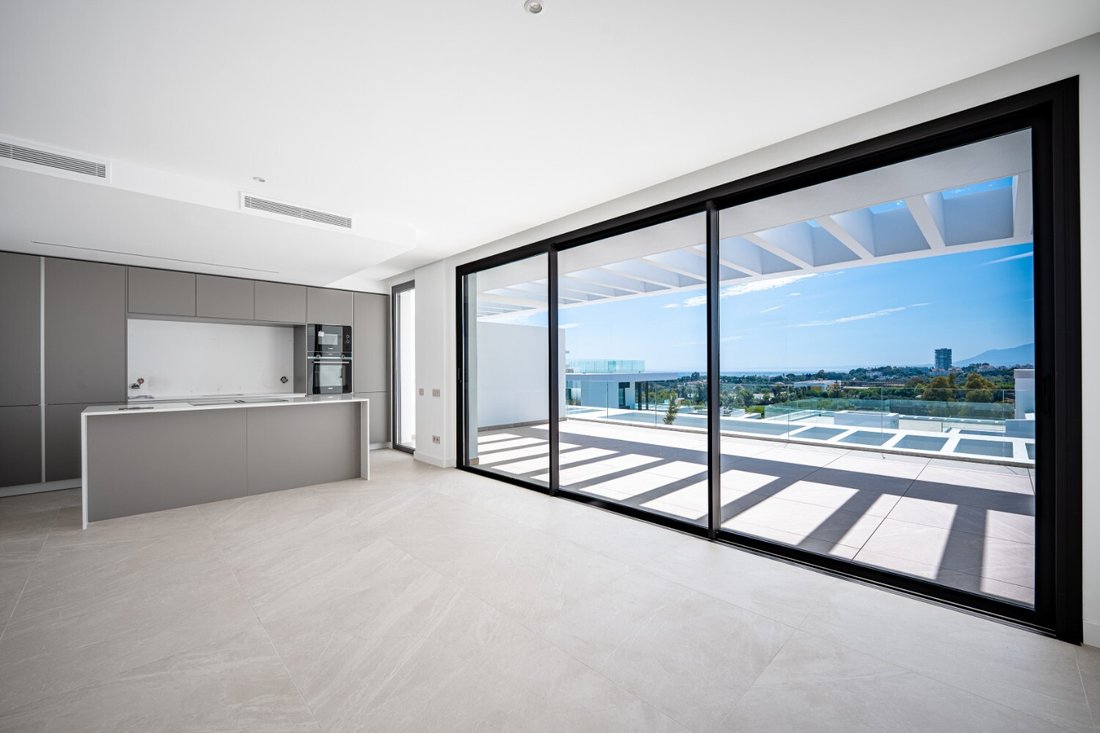 Apartment in Marbella, Andalusia, Spain 2 - 18198159