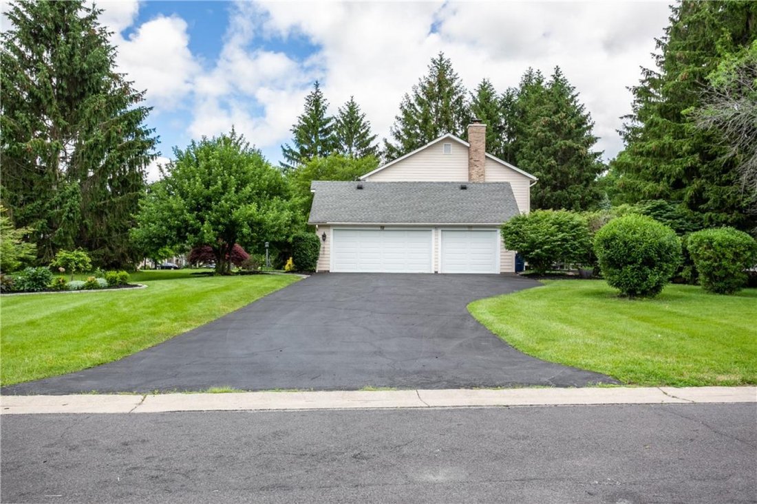 House in Pittsford, New York, United States 5 - 18197868
