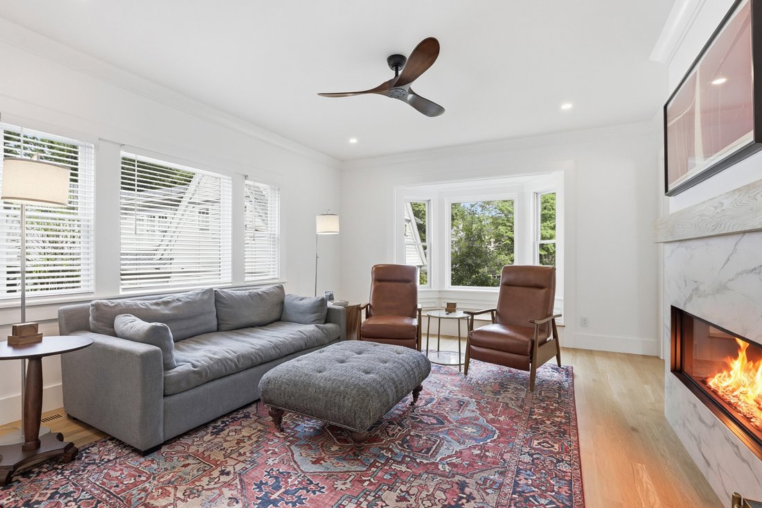 Condo in Lexington, Massachusetts, United States 3 - 18198027