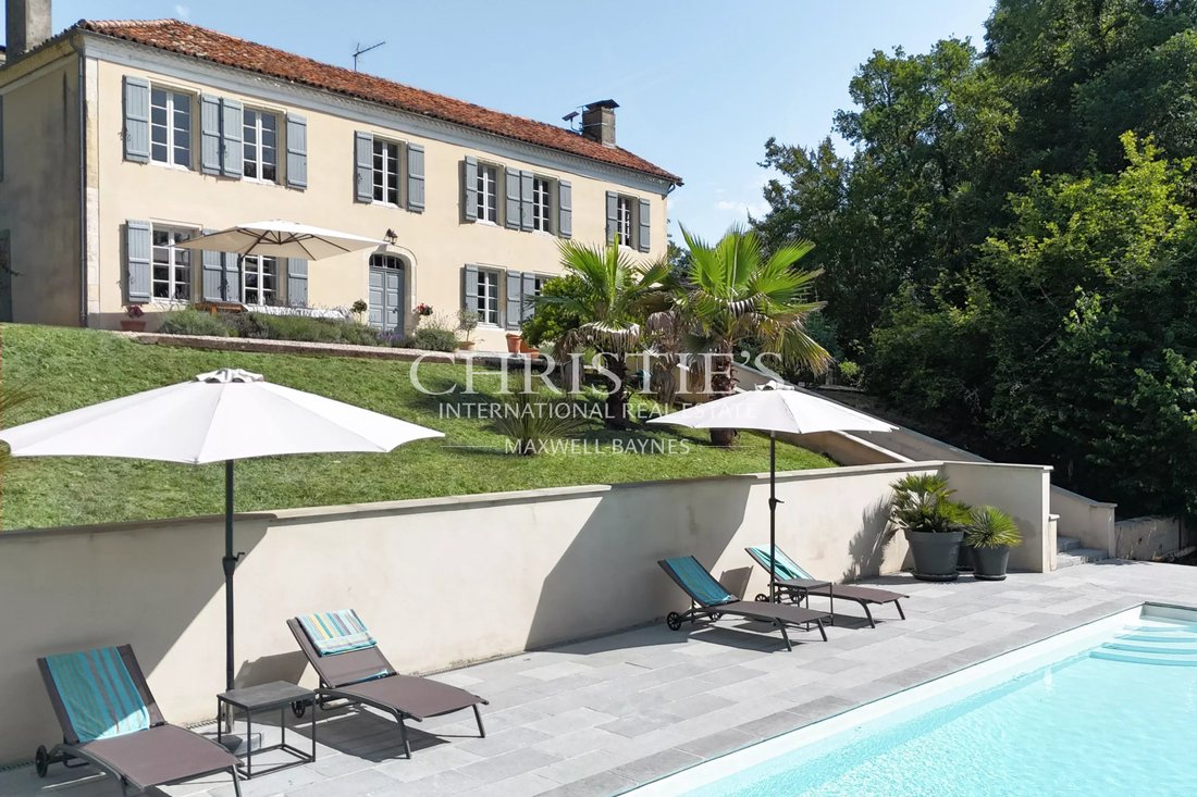 Estate in Saint-Sever, Nouvelle-Aquitaine, France 1 - 18198109