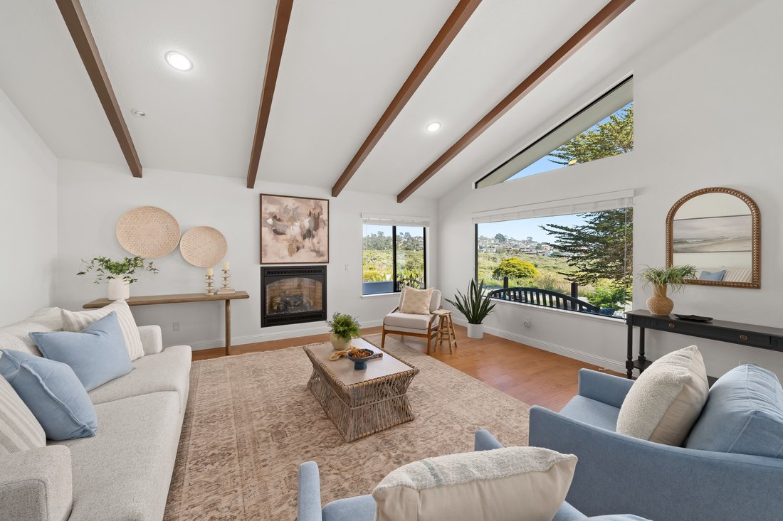 Cambria, California, United States 3 - 18197735