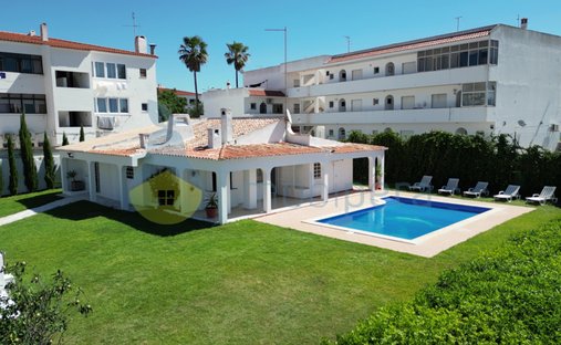 Maison à Olhos de Agua, Algarve, Portugal 1