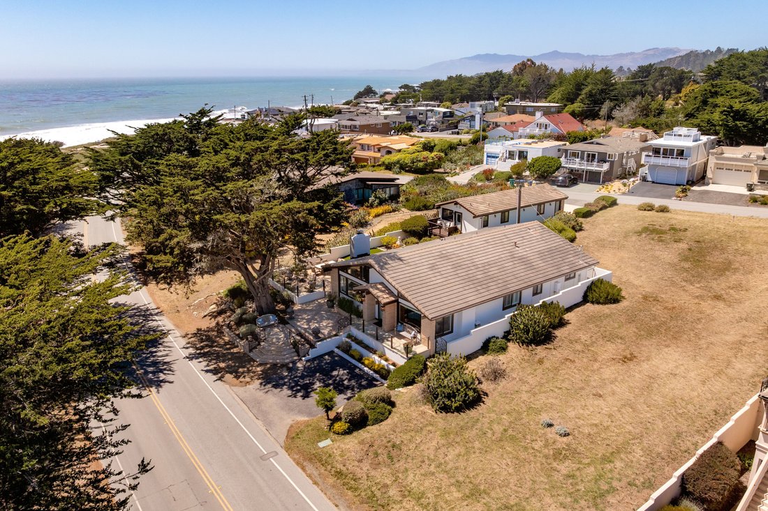 Cambria, California, United States 5 - 18197735