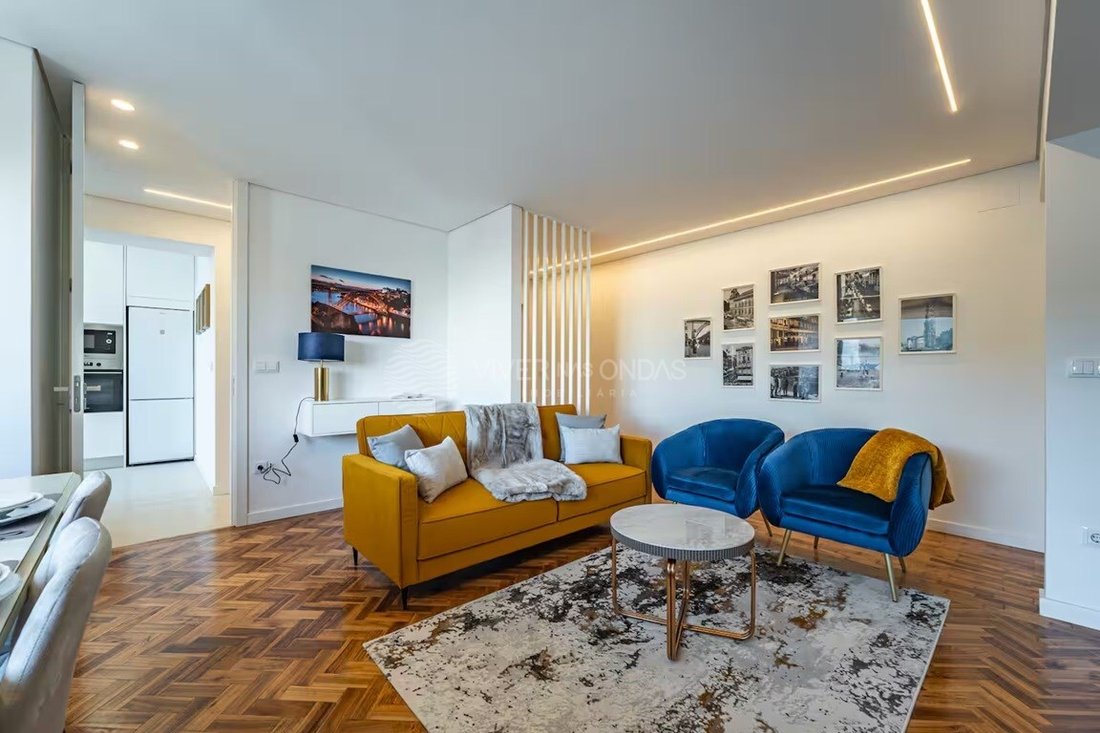 Apartment in Cedofeita, Santo Ildefonso, Se, Miragaia, Sao Nicolau e Vitoria, Porto District, Portugal 1 - 18198214