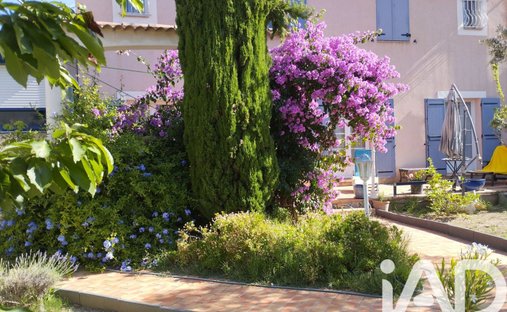 House in Stuart Nill-Malpeigne, Avignon, France 1