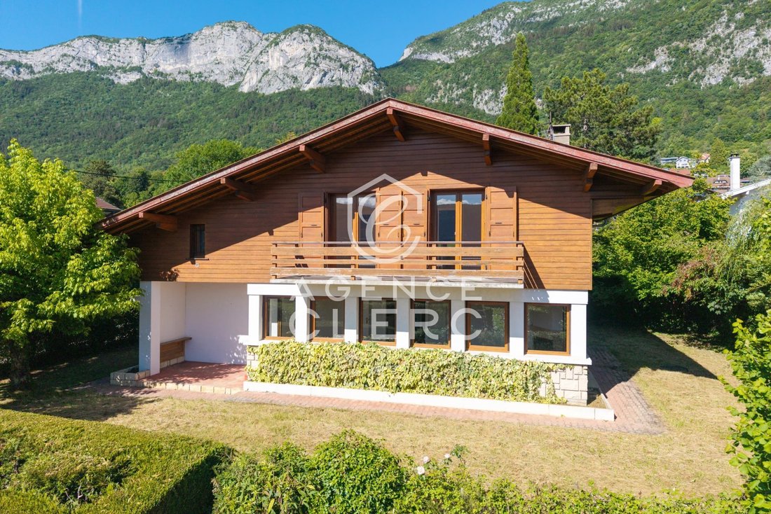 Villa in Veyrier-du-Lac, Auvergne-Rhône-Alpes, France 1 - 18197633