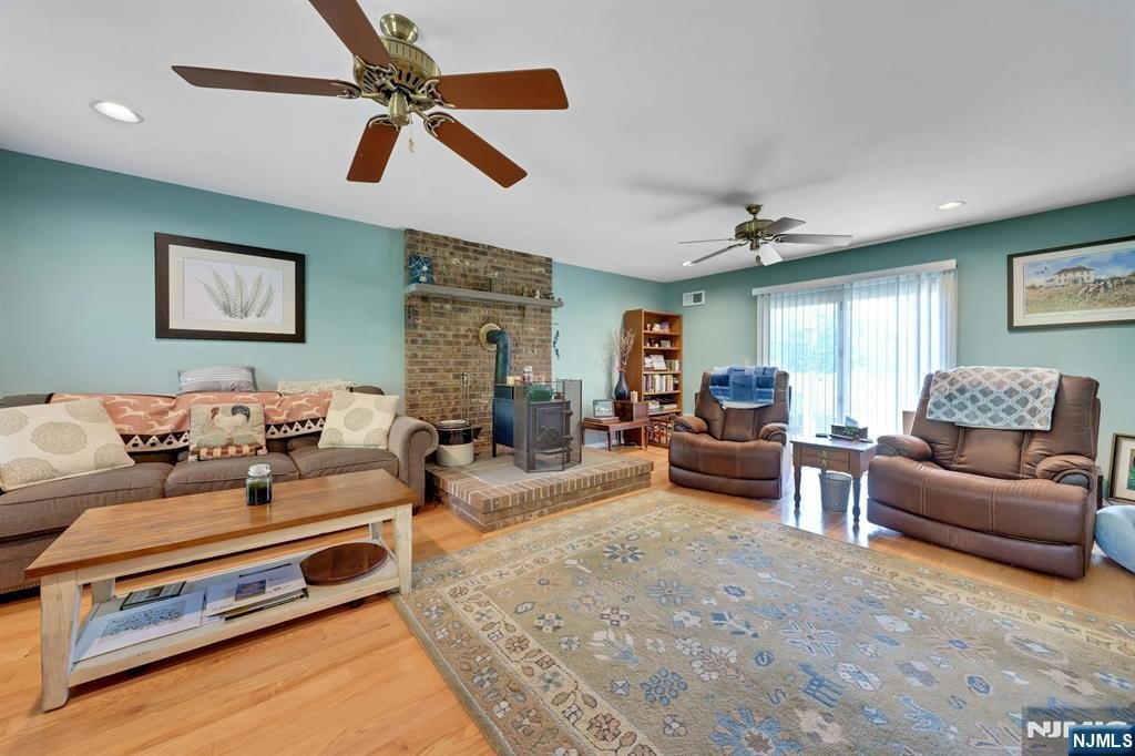 Hillsborough, New Jersey, United States 4 - 18198003