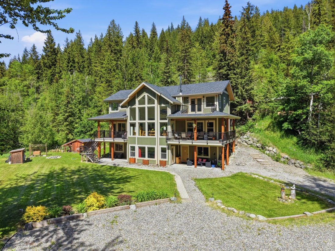 House in Whitecroft, British Columbia, Canada 3 - 18197851
