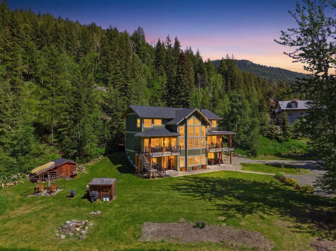 House in Whitecroft, British Columbia, Canada 1 - 18197851