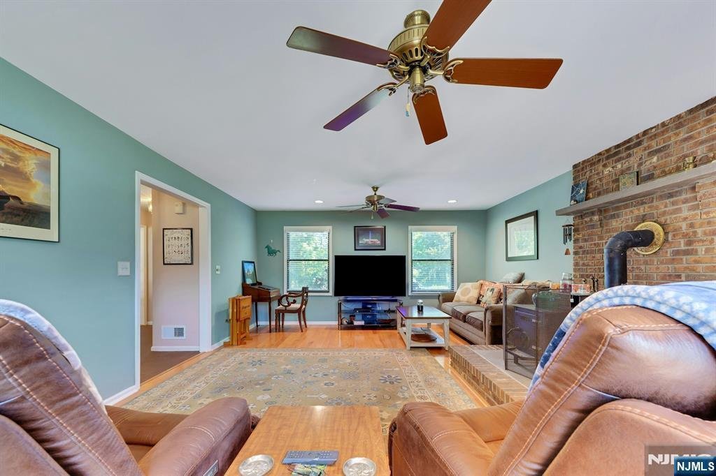 Hillsborough, New Jersey, United States 5 - 18198003