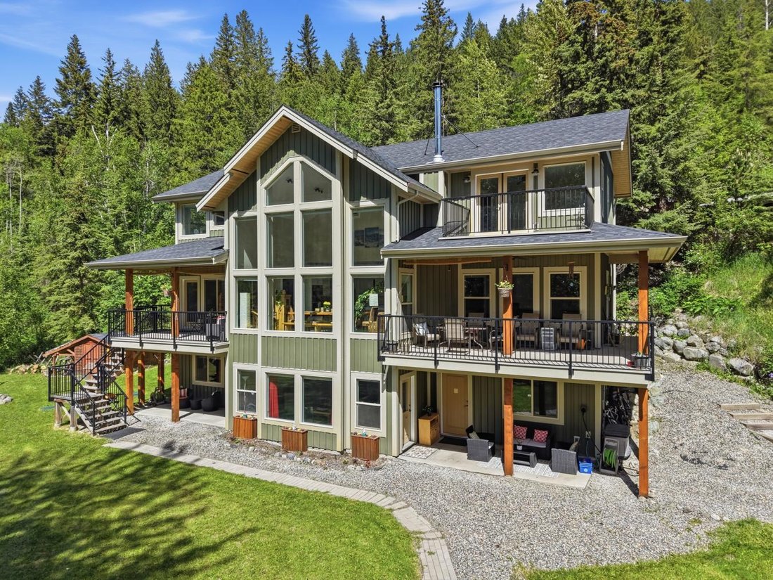 House in Whitecroft, British Columbia, Canada 4 - 18197851