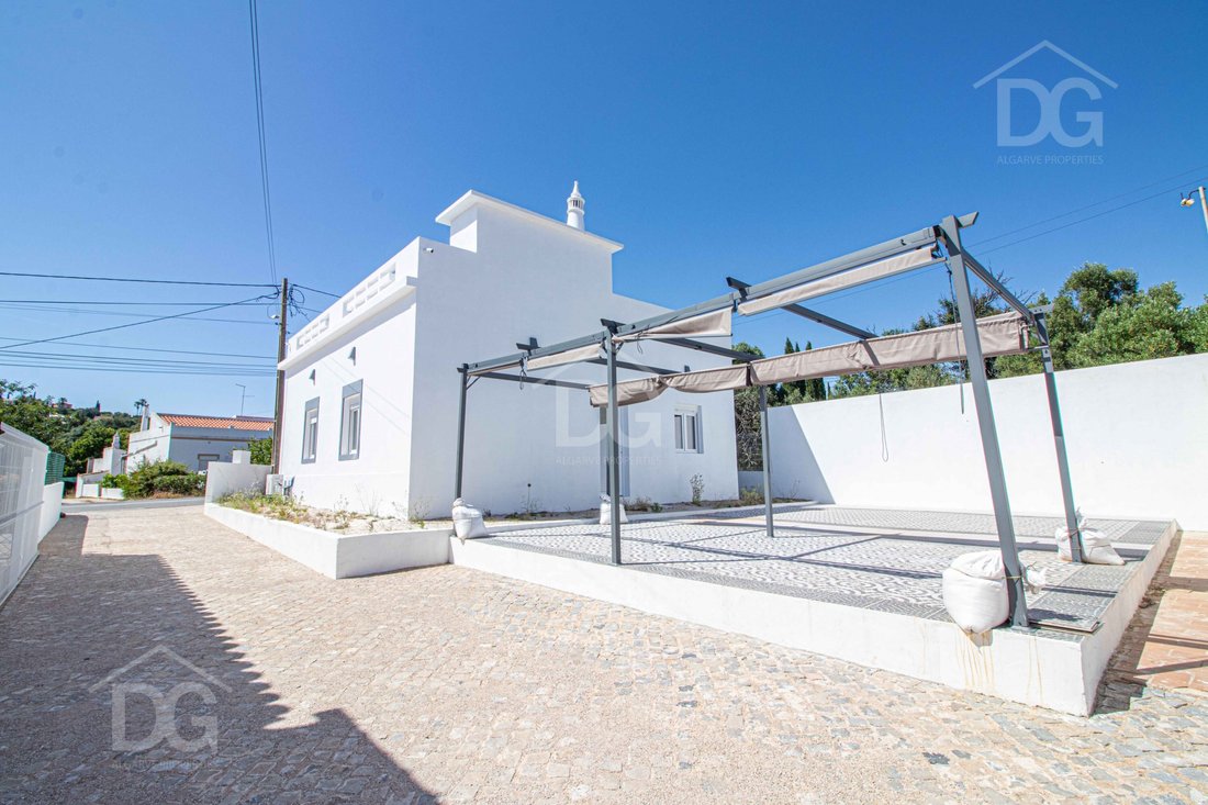 Villa in Loule (Sao Clemente), Algarve, Portugal 1 - 18198268