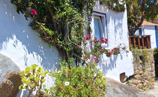 House in Colares, Lisbon, Portugal 1