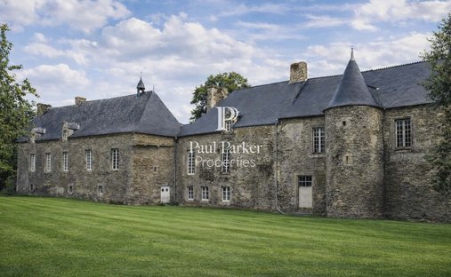 Villa à La Chapelle-Caro, Val d'Oust, France 1