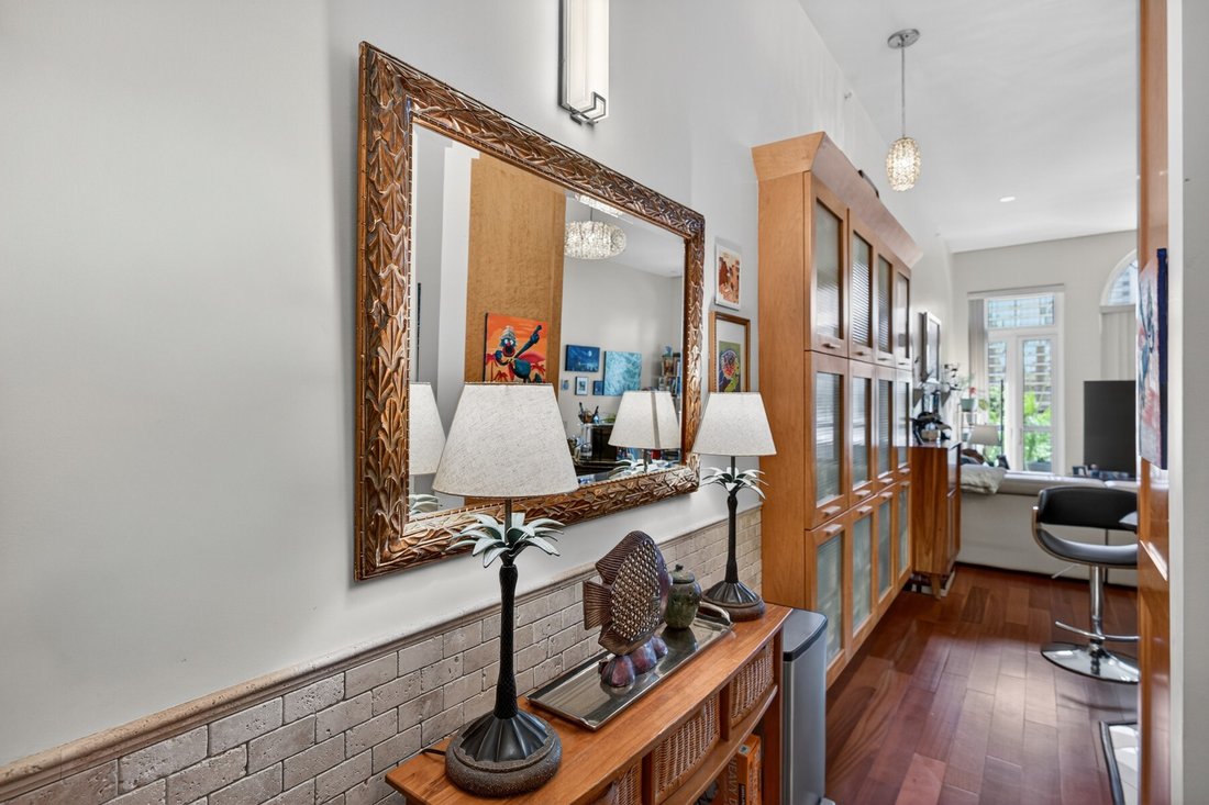 Condo in Honolulu, Hawaii, United States 2 - 18198337