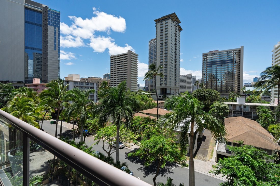 Condo in Honolulu, Hawaii, United States 5 - 18198337