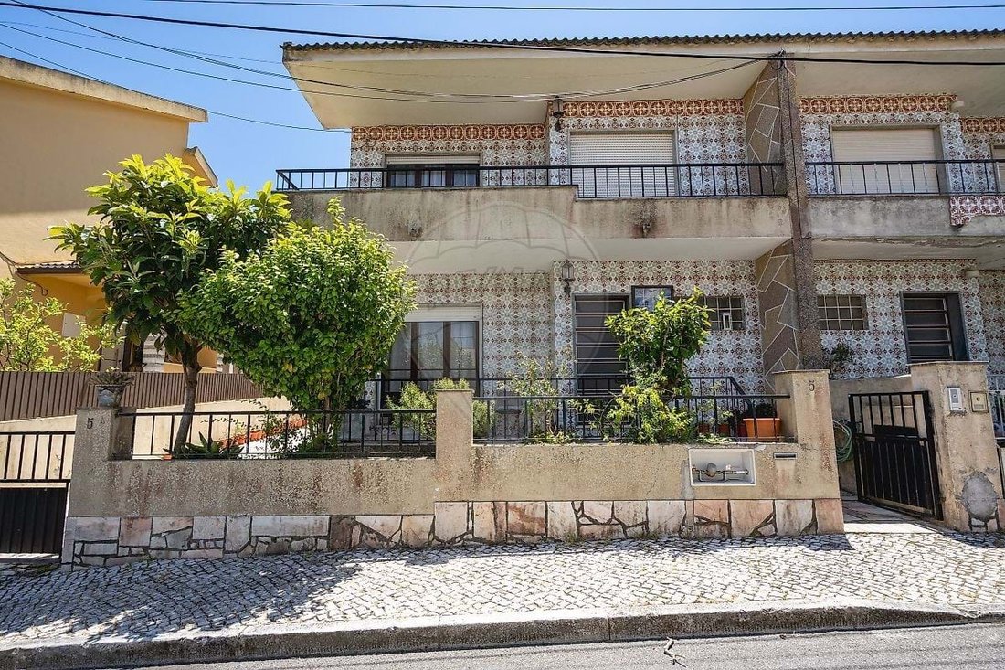 Villa in Carnaxide e Queijas, Lisbon, Portugal 1 - 18198774