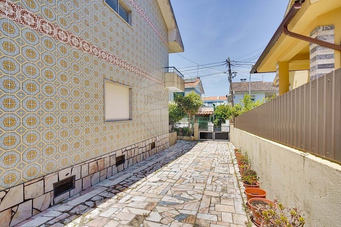 Villa in Carnaxide e Queijas, Lisbon, Portugal 3 - 18198774