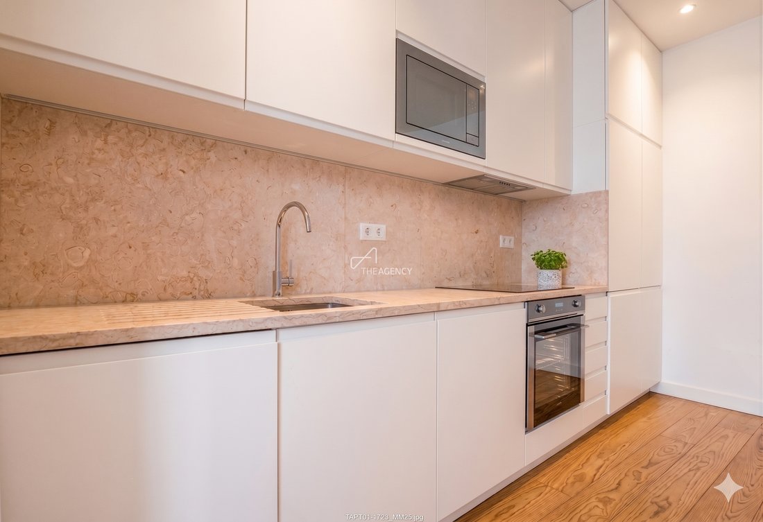Apartment in Misericordia, Lisbon, Portugal 4 - 18001302