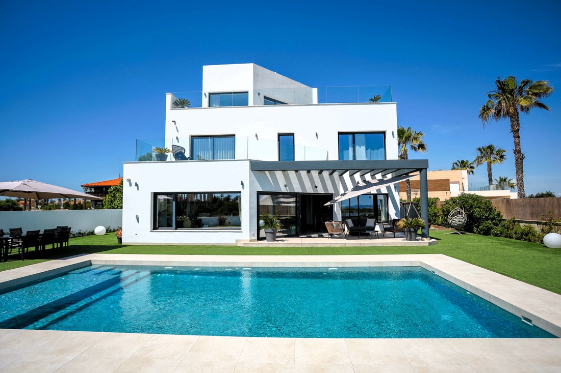 Villa in La Manga del Mar Menor, San Javier, Región de Murcia 1 - 18199165